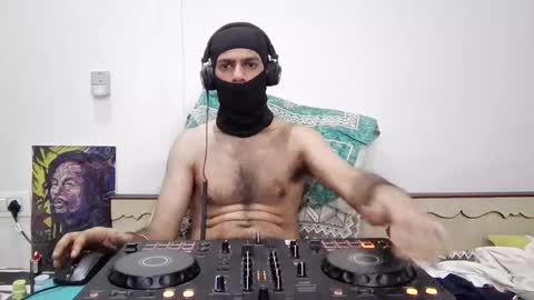 Snapshot of darkbud03 chatting on October 2025 10:22:01 PM just a guy online show from October 2025 10:22:01 PM