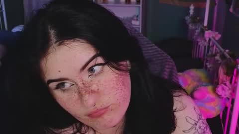 Snapshot of darksh1ne chatting on November 2025 06:47:02 AM Shine online show from November 2025 06:47:02 AM