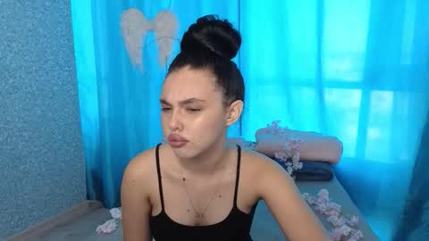 Layla online show from September 2025 10:17:01 AM