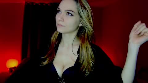Snapshot of darkskullmistress chatting on January 2025 03:11:02 AM roseredgoddess online show from January 2025 03:11:02 AM