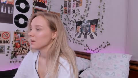 lina online show from December 2024 11:28:02 PM
