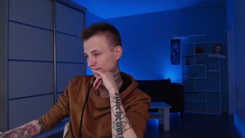 your lovely Oli online show from December 2024 06:54:02 PM