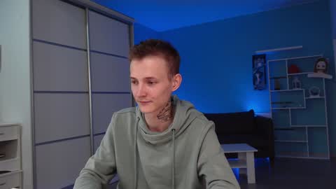 your lovely Oli online show from December 2024 05:26:02 PM