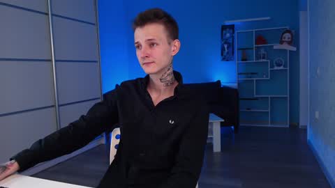 your lovely Oli online show from December 2024 02:57:02 PM