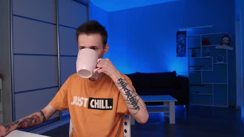 your lovely Oli online show from December 2024 11:31:02 PM