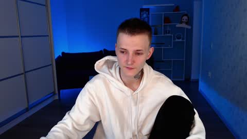 your lovely Oli online show from January 2025 01:52:01 PM
