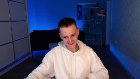 your lovely Oli online show from January 2025 08:04:02 PM