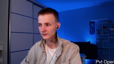 your lovely Oli online show from January 2025 09:29:02 PM