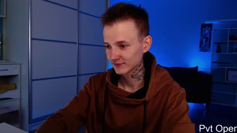 your lovely Oli online show from January 2025 07:56:01 AM