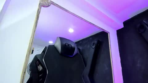 Snapshot of darlingbdsm_ chatting on October 2025 12:14:02 PM Darling online show from October 2025 12:14:02 PM