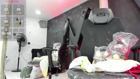 Snapshot of darlingbdsm_ chatting on October 2025 12:46:01 PM Darling online show from October 2025 12:46:01 PM