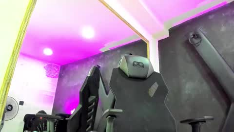 Snapshot of darlingbdsm_ chatting on October 2025 01:07:01 PM Darling online show from October 2025 01:07:01 PM