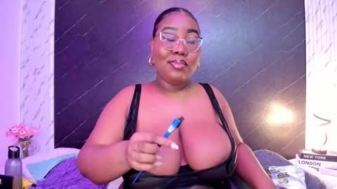  Darnell Queen online show from October 2025 03:59:02 AM