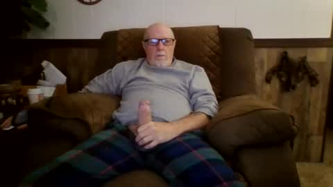 Snapshot of dave571960 chatting on October 2025 10:49:02 AM dave571960 online show from October 2025 10:49:02 AM