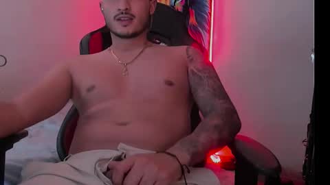 Snapshot of david__ox chatting on February 2025 09:22:01 PM david__ox online show from February 2025 09:22:01 PM