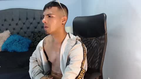 Snapshot of david_bandercock chatting on December 2024 08:30:02 AM david_bandercock online show from December 2024 08:30:02 AM