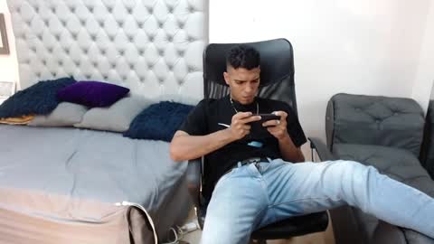 Snapshot of david_bandercock chatting on January 2025 07:34:02 AM david_bandercock online show from January 2025 07:34:02 AM