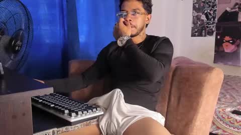 Snapshot of davide_daniels chatting on October 2025 06:50:02 PM Davide online show from October 2025 06:50:02 PM