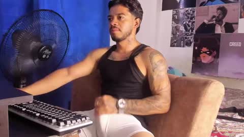 Snapshot of davide_daniels chatting on October 2025 06:18:01 PM Davide online show from October 2025 06:18:01 PM