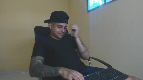 Lennon online show from October 2025 02:49:01 PM