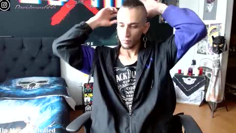   online show from October 2025 07:01:02 PM