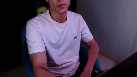 Snapshot of davidsalazar33 chatting on November 2025 05:50:02 AM davidsalazar33 online show from November 2025 05:50:02 AM