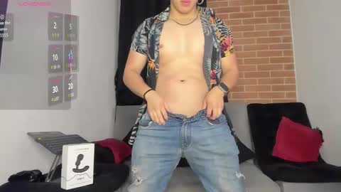 Snapshot of davidx_x21 chatting on November 2025 06:58:02 AM davidx_x21 online show from November 2025 06:58:02 AM