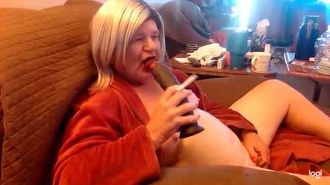 Snapshot of dawndoesall chatting on October 2025 04:18:01 PM dawndoesall online show from October 2025 04:18:01 PM