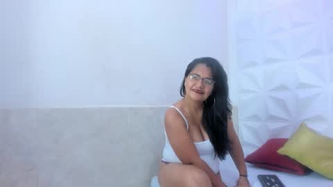 Snapshot of dayanna_moon chatting on November 2025 07:13:02 PM Dayanna online show from November 2025 07:13:02 PM