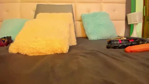 DayannaBronx online show from September 2025 10:32:02 PM