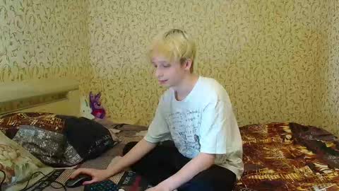 DayliLong online show from October 2025 05:33:02 PM