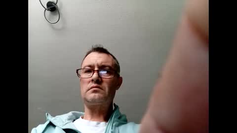 Snapshot of dazzill chatting on February 2025 12:44:02 PM Dazzill online show from February 2025 12:44:02 PM