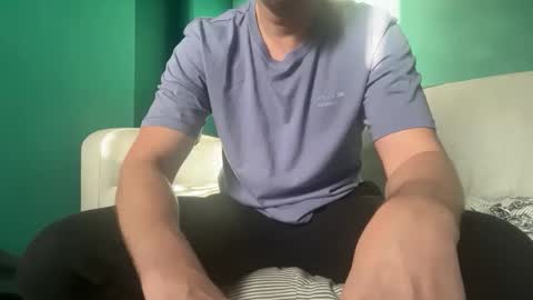 Snapshot of dazzisme83 chatting on November 2025 08:36:02 AM Darrenlondon online show from November 2025 08:36:02 AM