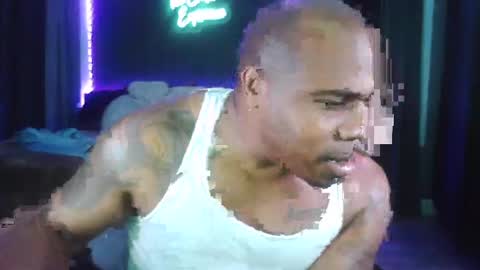 Snapshot of dcrush76 chatting on December 2024 09:15:01 PM DCrush online show from December 2024 09:15:01 PM