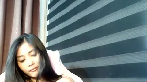 Snapshot of de_amore chatting on November 2025 01:10:02 PM Angel online show from November 2025 01:10:02 PM