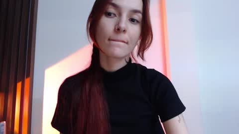 Snapshot of dead_girll chatting on October 2025 10:43:02 PM freak online show from October 2025 10:43:02 PM