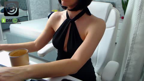 Snapshot of dear_ellisse chatting on December 2024 08:37:02 AM Elly online show from December 2024 08:37:02 AM