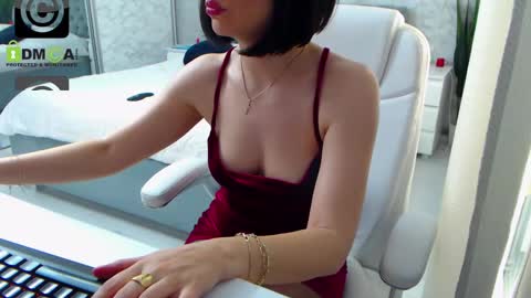 Snapshot of dear_ellisse chatting on February 2025 10:07:01 AM Elly online show from February 2025 10:07:01 AM