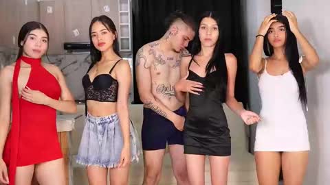 Hannah - Annie - Alisson online show from September 2025 07:52:01 PM