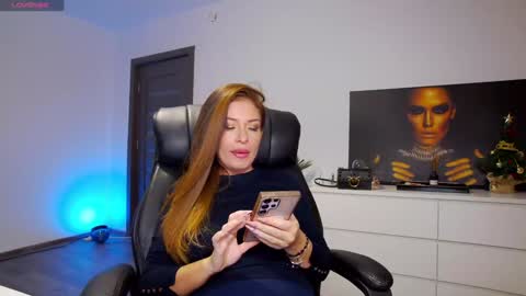Monique online show from December 2024 11:18:01 AM