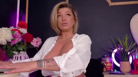 Snapshot of deeadiamond chatting on October 2025 07:16:02 PM Deea online show from October 2025 07:16:02 PM