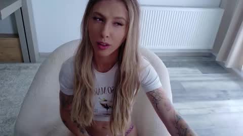 Di online show from October 2025 12:12:02 PM