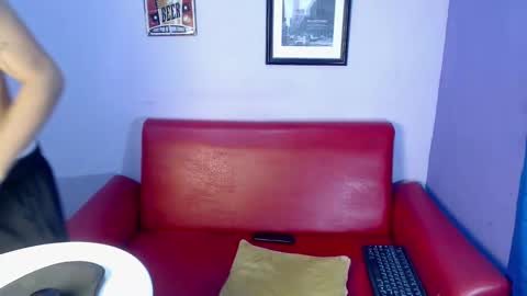 deiv2_ online show from November 2025 04:12:01 AM