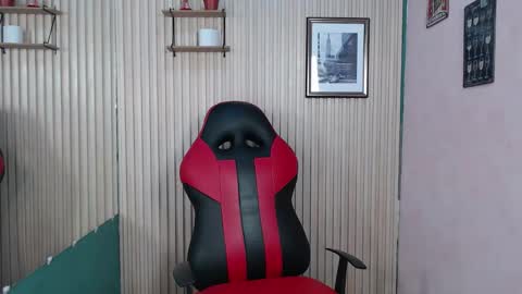 deiv2_ online show from November 2025 05:06:02 AM