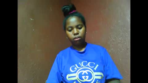 deliah712909 online show from December 2024 03:37:02 PM