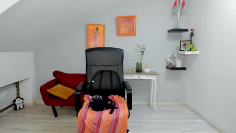 Snapshot of deliciouslolly chatting on October 2025 03:42:02 AM DeliciousLolly online show from October 2025 03:42:02 AM