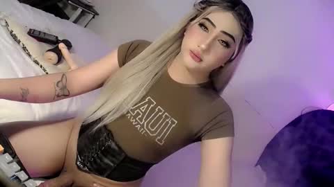 Chesca online show from November 2025 09:09:01 AM