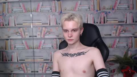 Snapshot of demianenglen chatting on March 2025 04:02:02 AM demianenglen online show from March 2025 04:02:02 AM