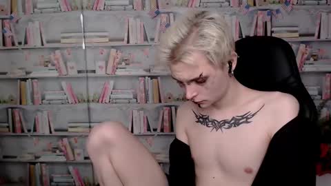 Snapshot of demianenglen chatting on March 2025 01:03:02 AM demianenglen online show from March 2025 01:03:02 AM