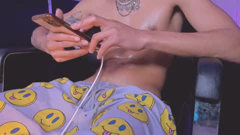 Snapshot of demonkush_ chatting on March 2025 09:55:01 AM DemonKush online show from March 2025 09:55:01 AM